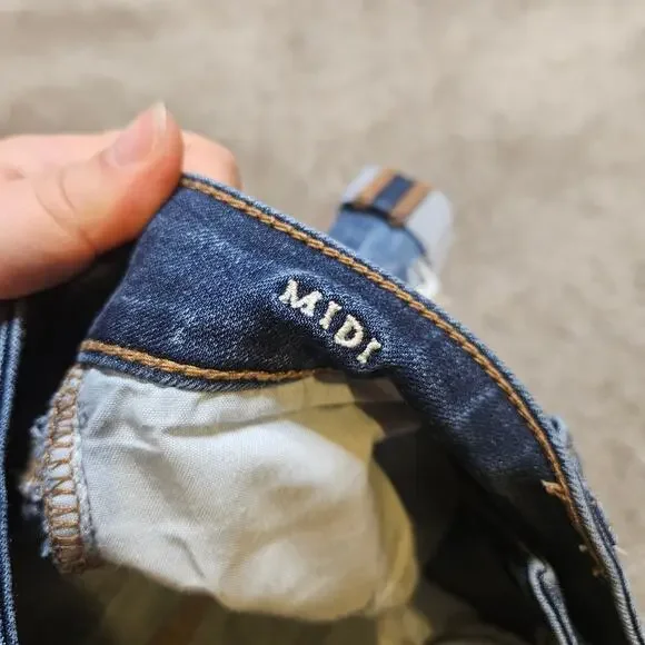 American Eagle Outfitters AEO Midi Jean Shorts Super Super Stretch Size 2 - Picture 7 of 8